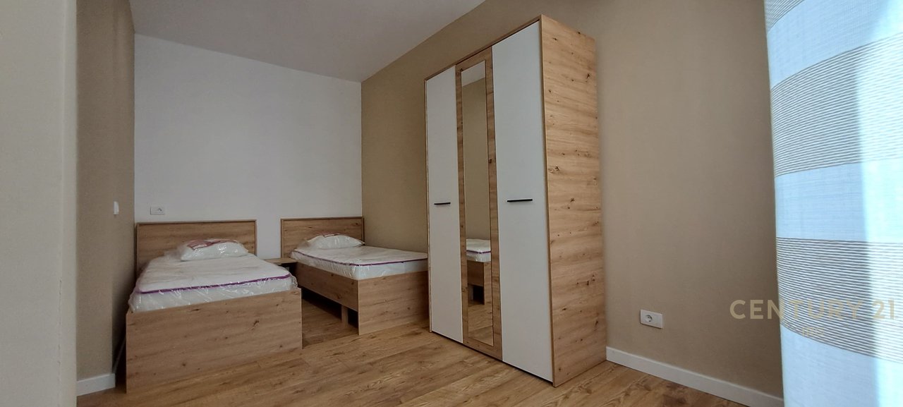 Jepet me qera apartament 2+1 Tek Brryli ( Brenda Unazes )