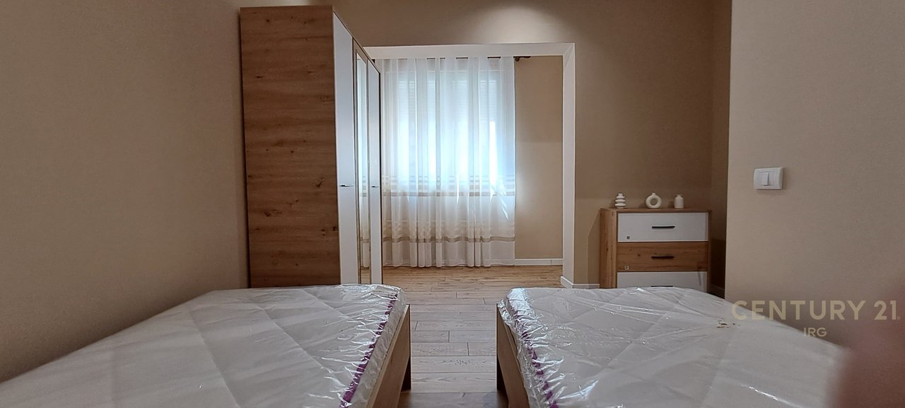 Jepet me qera apartament 2+1 Tek Brryli ( Brenda Unazes )