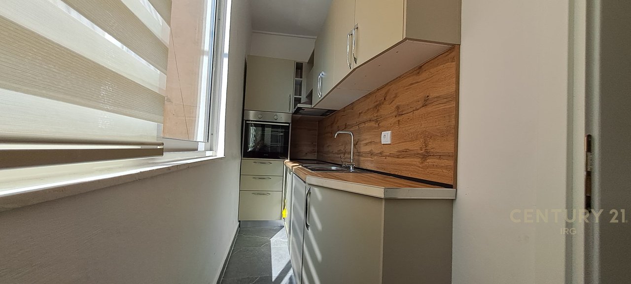Jepet me qera apartament 2+1 Tek Brryli ( Brenda Unazes )