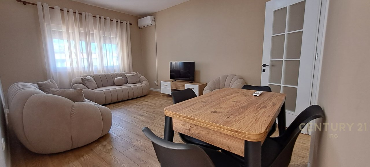 Jepet me qera apartament 2+1 Tek Brryli ( Brenda Unazes )