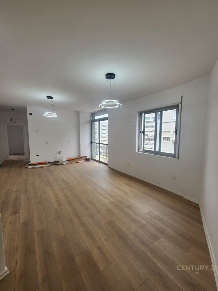 ?️ 2+1 apartment for sale in Paris Municipality – top floor, new building with elevator