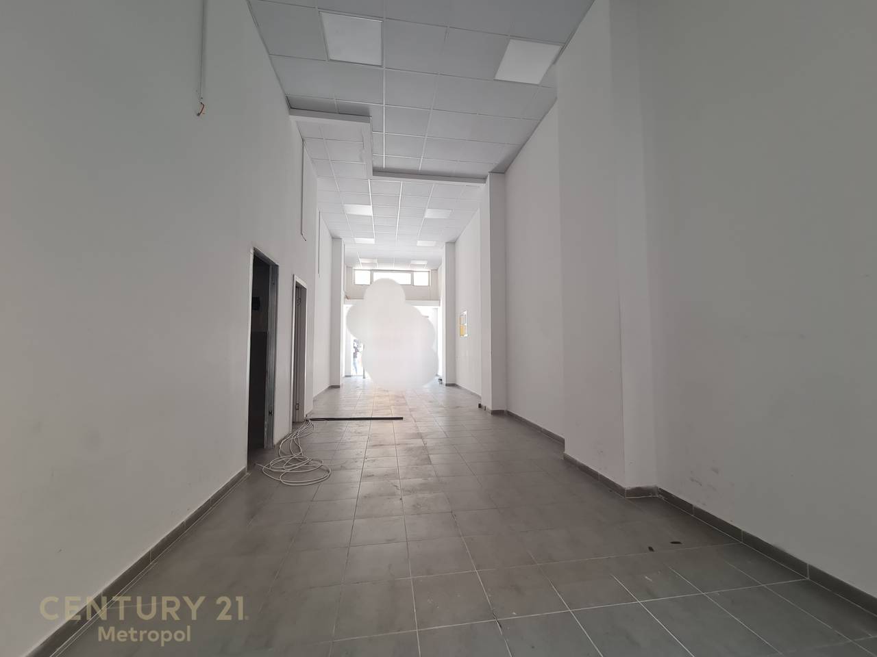 I OFFER FOR RENT COMMERCIAL PREMISES 65m, CAM MARKET!