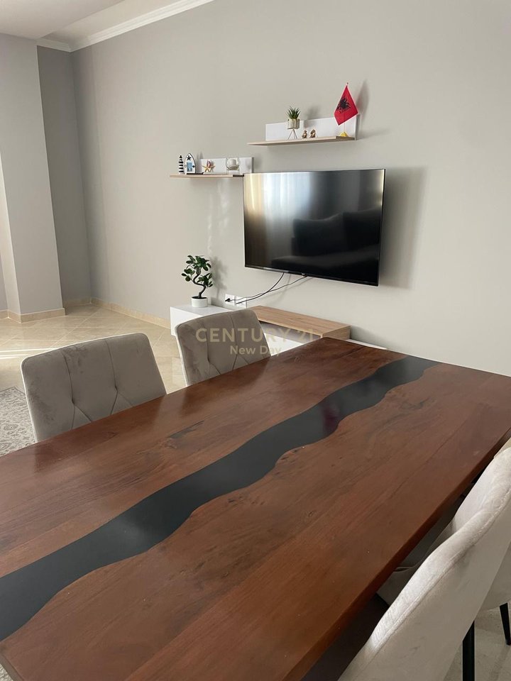 1+1 APARTMENT FOR RENT ON NEW PORT STREET!