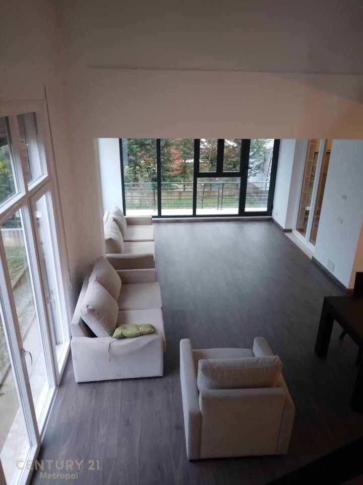 VILLA FOR SALE IN A FARKE RESIDENCE!!