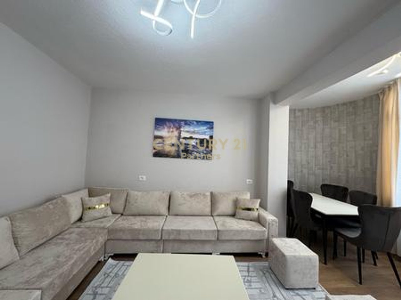 SHESIM APARTAMENT 2+1+2 RRUGA E DIBRES!