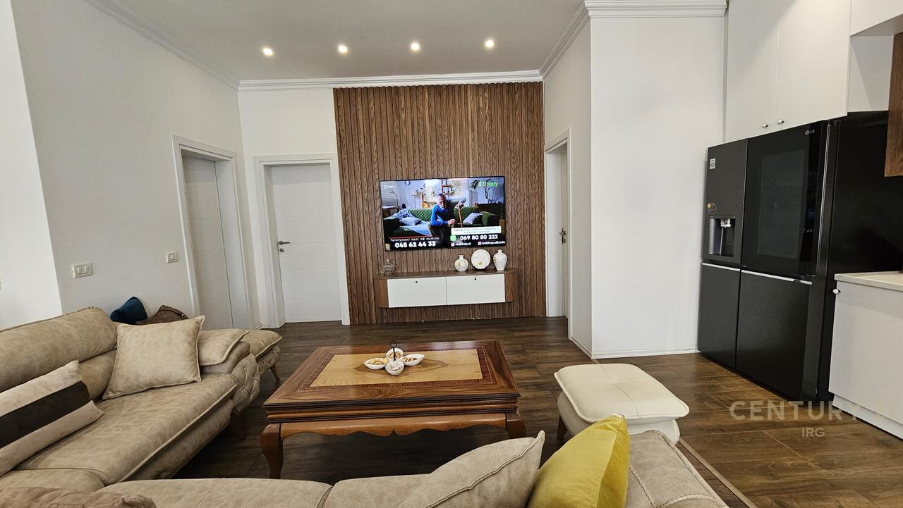 Shitet Vilë tek Kodra e Priftit!