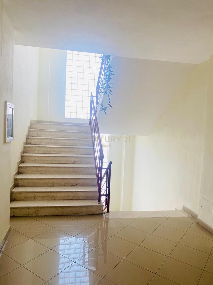SHITET SUPER APARTAMENT 2+1+2 TEK STADIUMI NE DURRES !