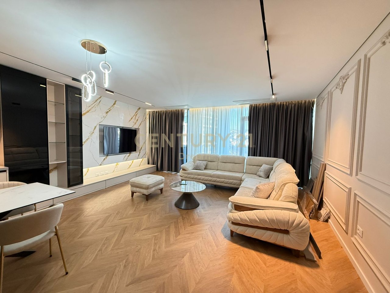 APARTAMENT 2+1+2+POST PARKIMI PER QIRA TEK REZIDENCA LAKE VIEW !