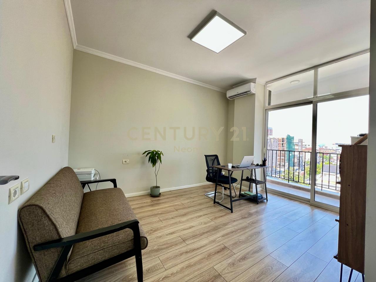FOR RENT, OFFICE - 105 m2 with PARKING PLACE in the MUNICIPALITY OF PARIS‼️