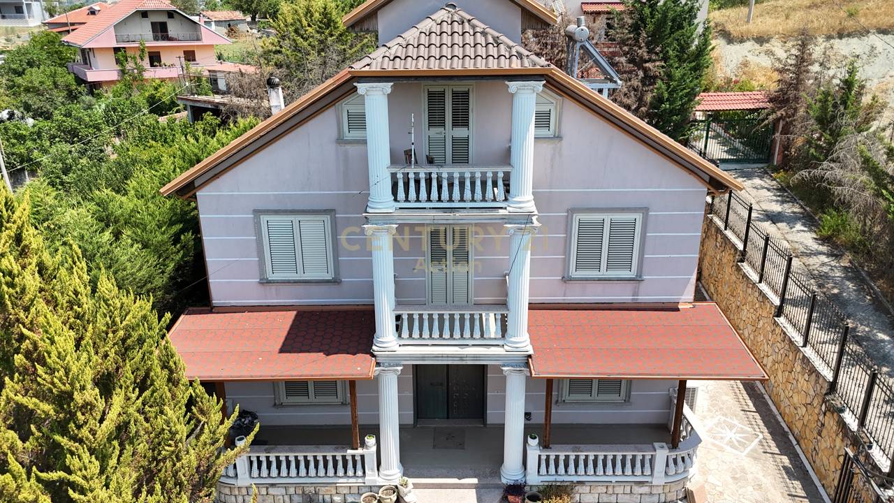 Una villa di lusso è in affitto a Peze presso Bujtina Kuqe.