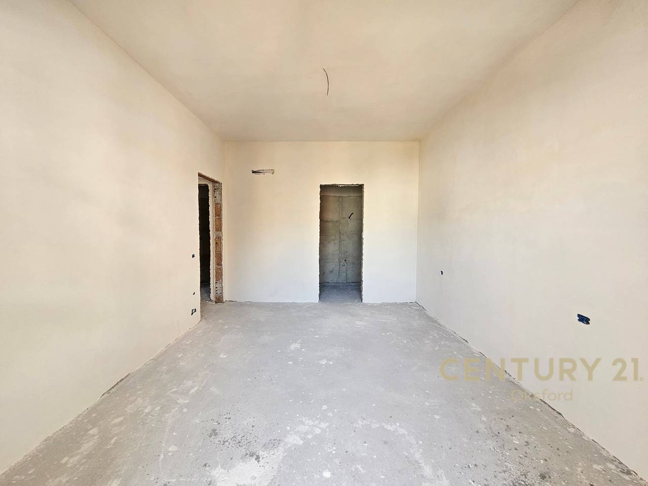 APARTMENT 2+1+2 PLUS PARKING SPACE FOR SALE NEAR RED SCHOOL!