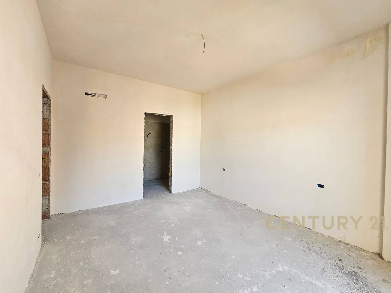 APARTMENT 2+1+2 PLUS PARKING SPACE FOR SALE NEAR RED SCHOOL!