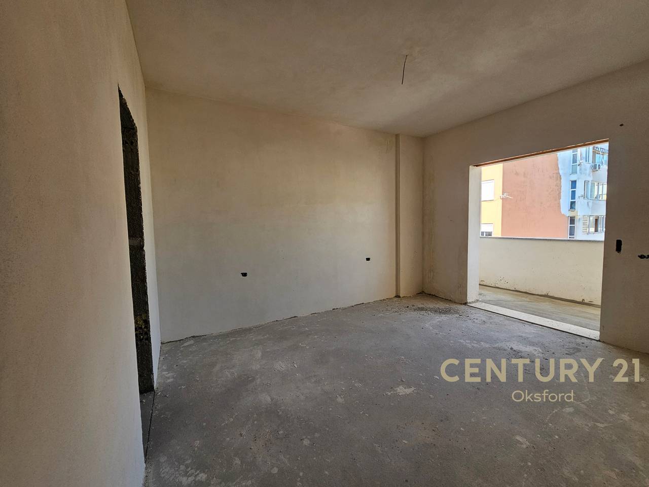 APARTMENT 2+1+2 PLUS PARKING SPACE FOR SALE NEAR RED SCHOOL!