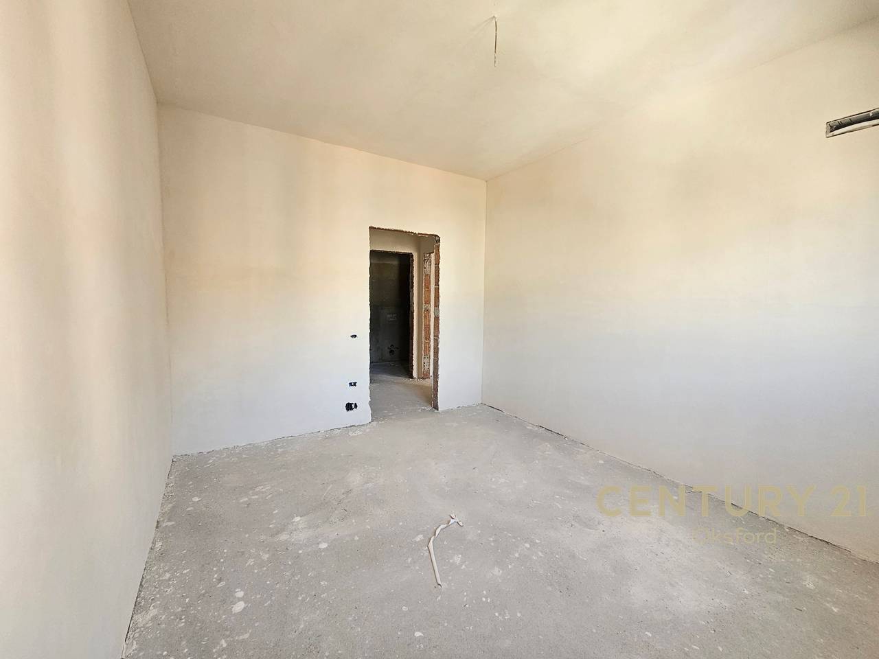 APARTMENT 2+1+2 PLUS PARKING SPACE FOR SALE NEAR RED SCHOOL!