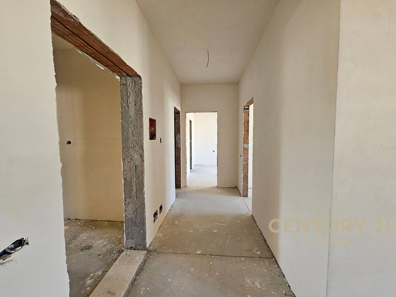 APARTMENT 2+1+2 PLUS PARKING SPACE FOR SALE NEAR RED SCHOOL!