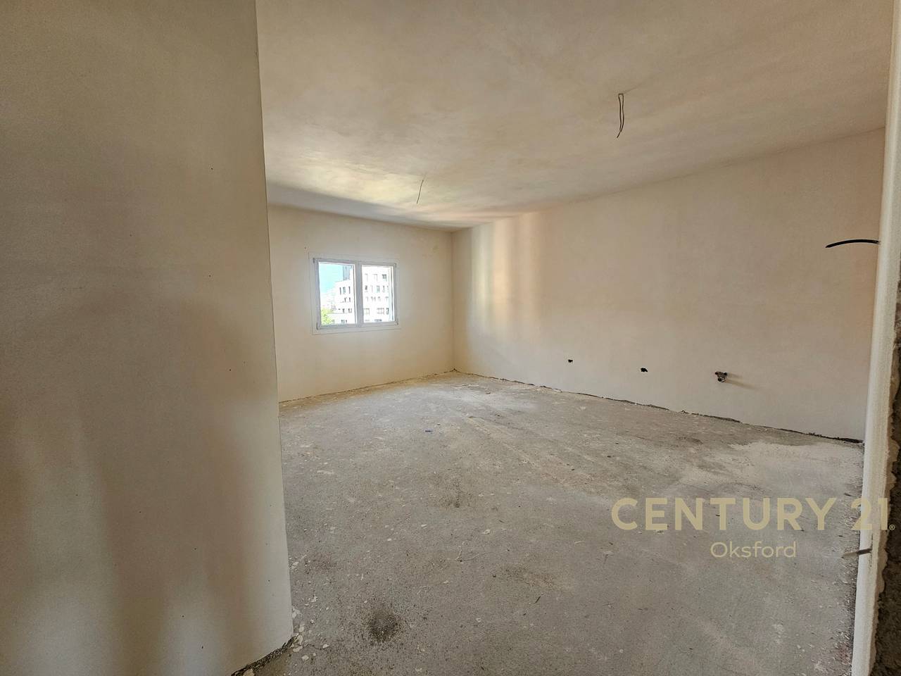 APARTMENT 2+1+2 PLUS PARKING SPACE FOR SALE NEAR RED SCHOOL!