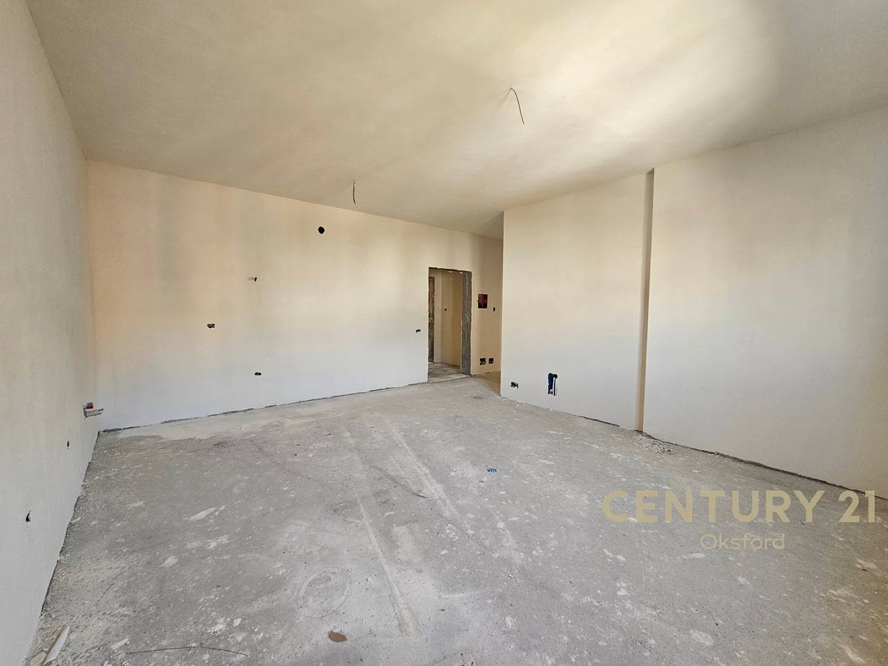 APARTMENT 2+1+2 PLUS PARKING SPACE FOR SALE NEAR RED SCHOOL!