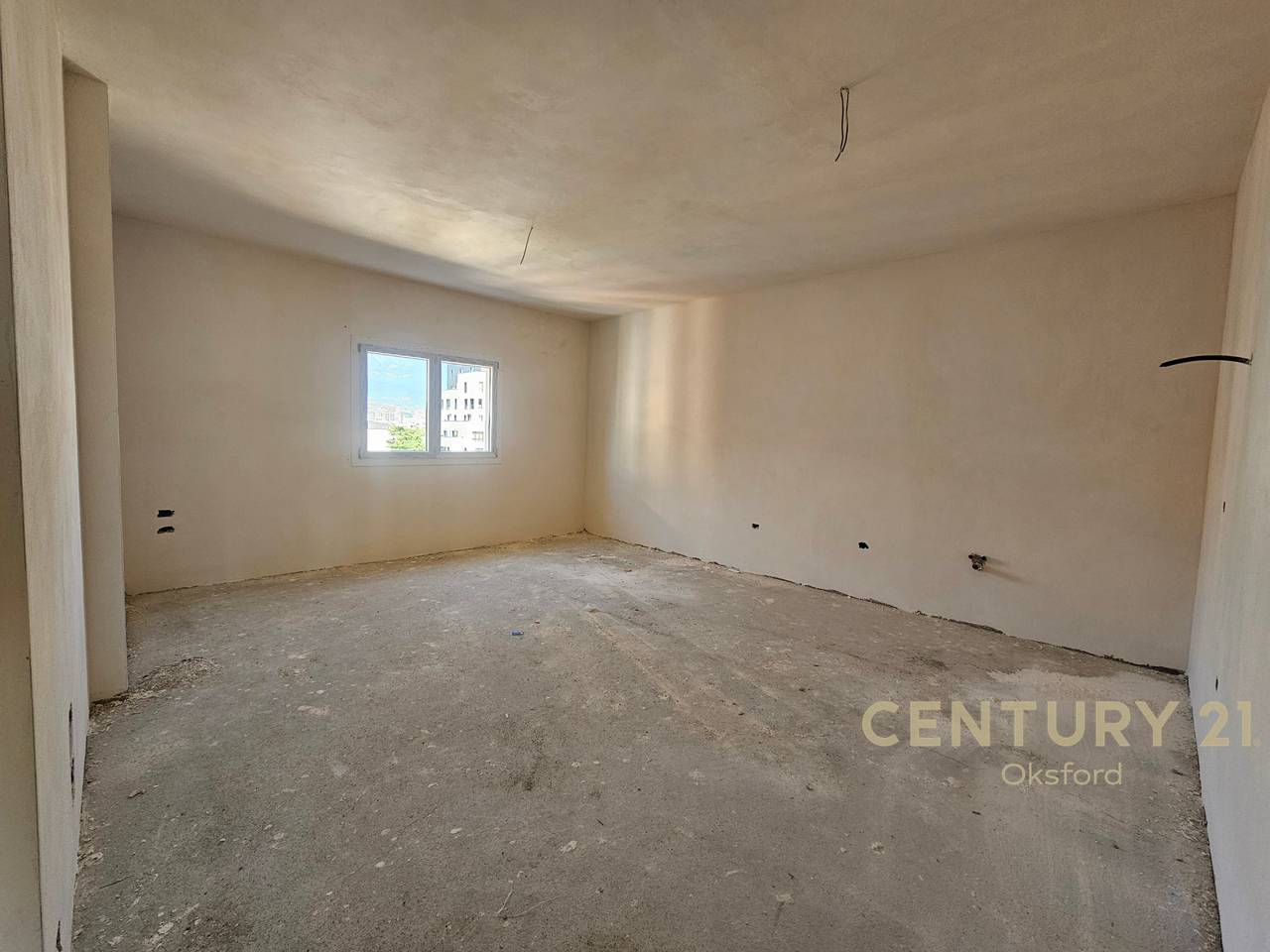 APARTMENT 2+1+2 PLUS PARKING SPACE FOR SALE NEAR RED SCHOOL!