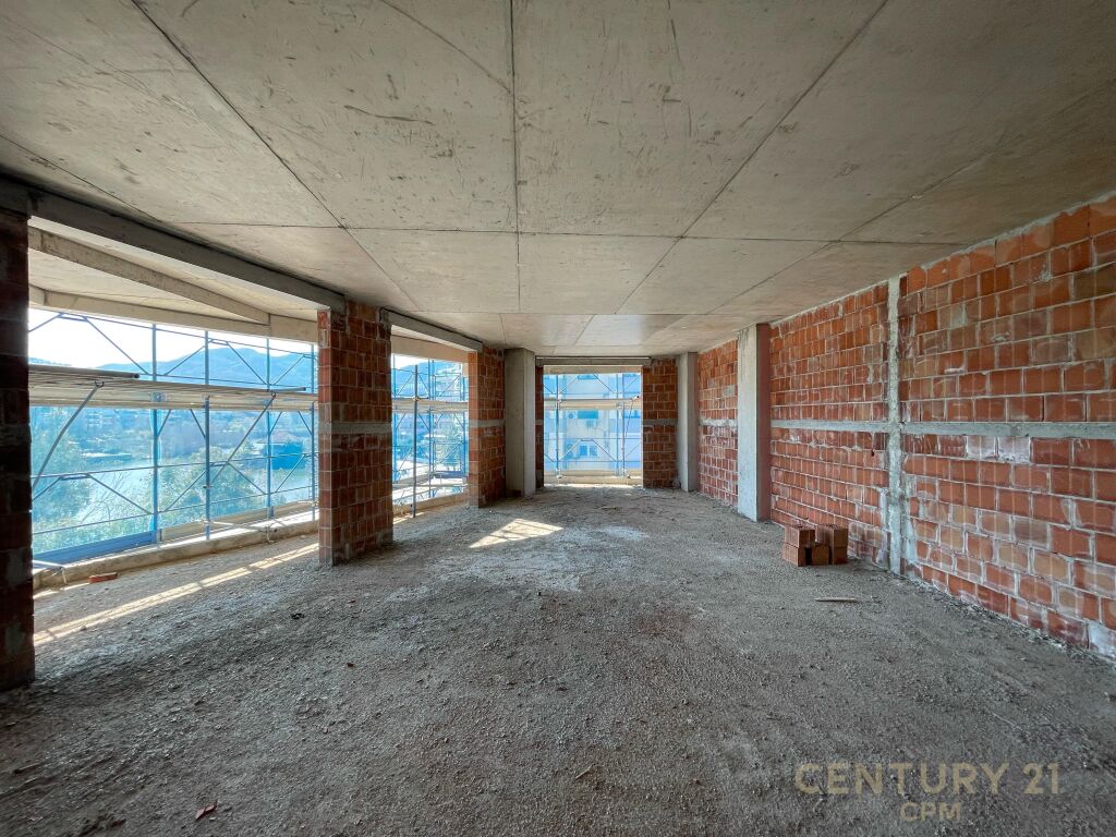 ESCLUSIVO, APPARTAMENTO 2+1+2 IN VENDITA CON VISTA SUL LAGO DI TIRANA PRESSO GRADIENT RESIDENCE!