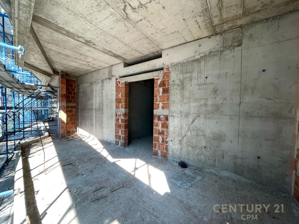 ESCLUSIVO, APPARTAMENTO 2+1+2 IN VENDITA CON VISTA SUL LAGO ASCIUTTO PRESSO GRADIENT RESIDENCE!