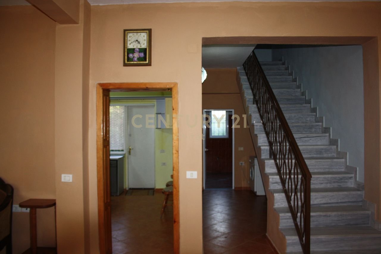 3-STOREY VILLA FOR RENT, NEAR GERMAN VILLAS