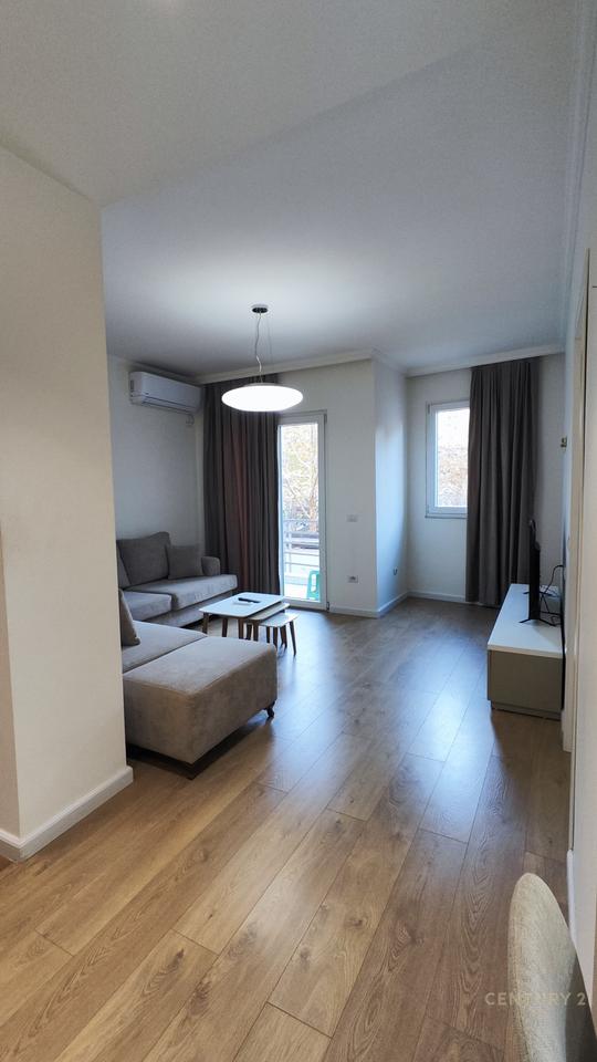 2 Apartamente 1+1 ne Komune te Parisit!