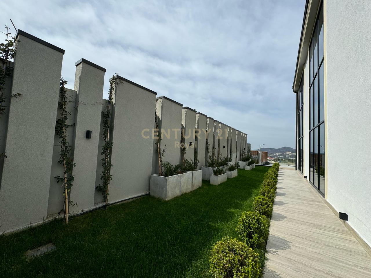 VILLA IN AFFITTO VICINO A ROLLING HILLS