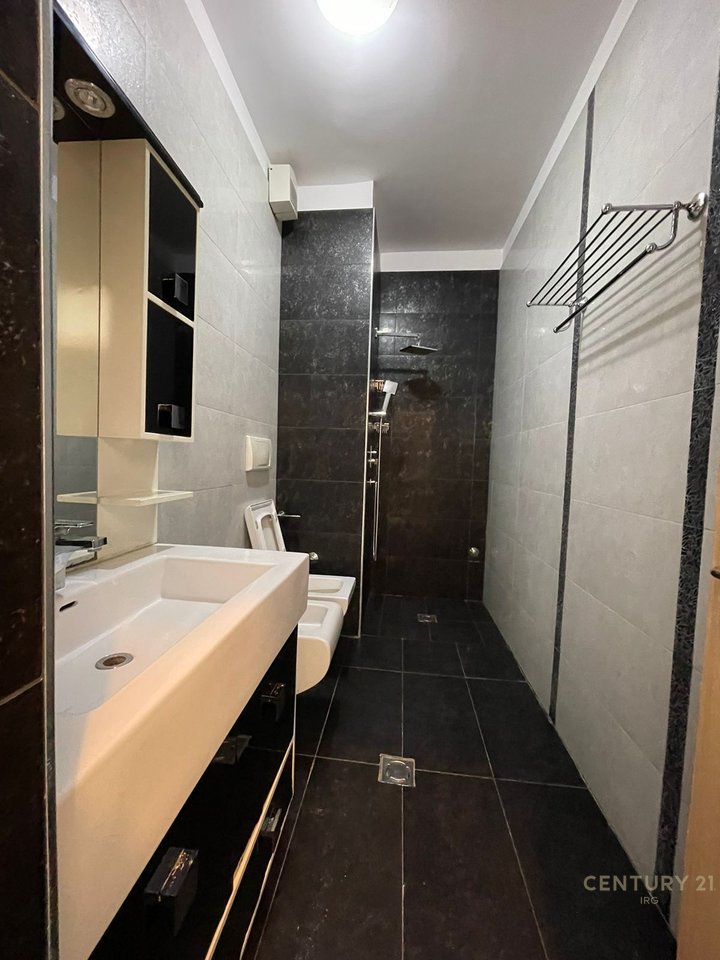 Bulevardi Zogu i Pare, Apartament 2+1+2!