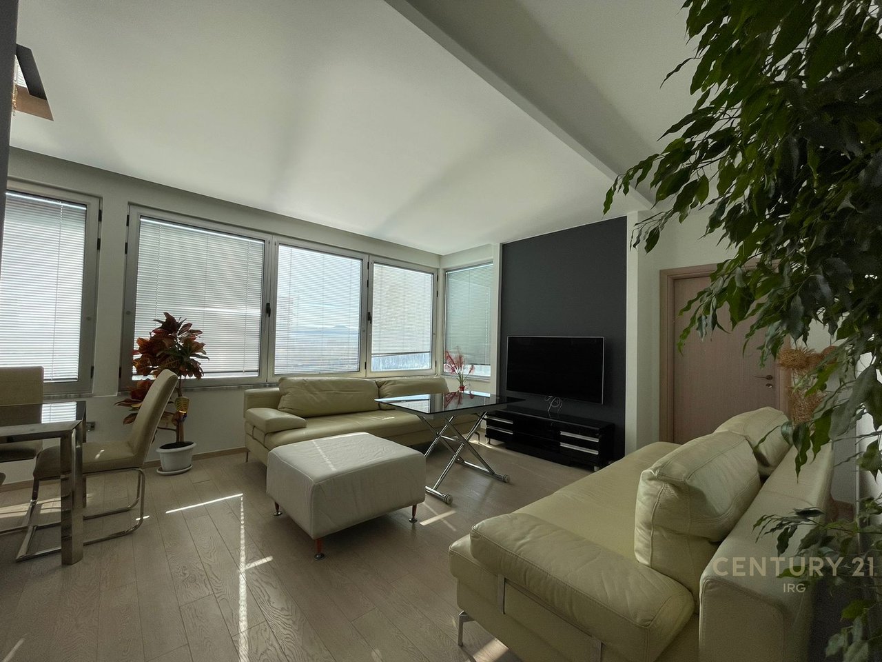 Bulevardi Zogu i Pare, Apartament 2+1+2!