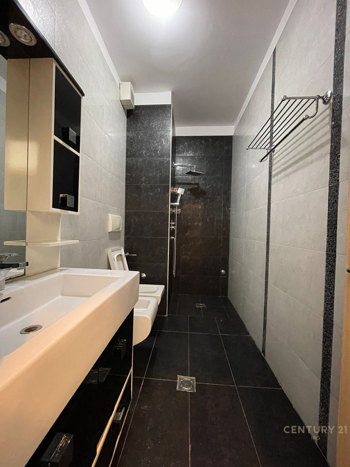 Bulevardi Zogu i Pare, Apartament 2+1+2!