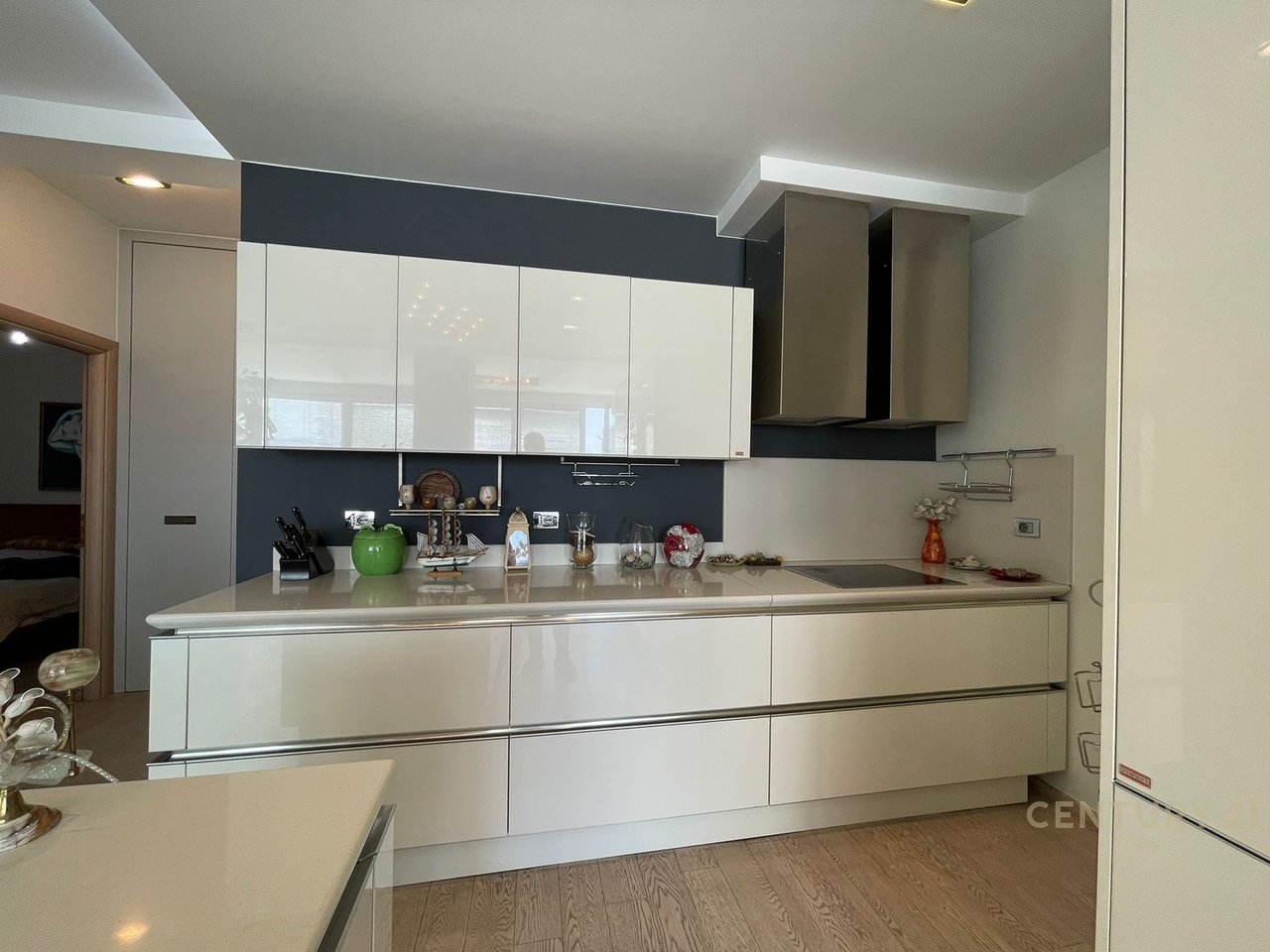 Bulevardi Zogu i Pare, Apartament 2+1+2!