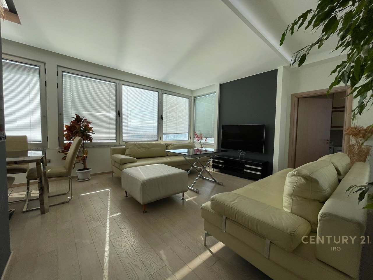 Bulevardi Zogu i Pare, Apartament 2+1+2!