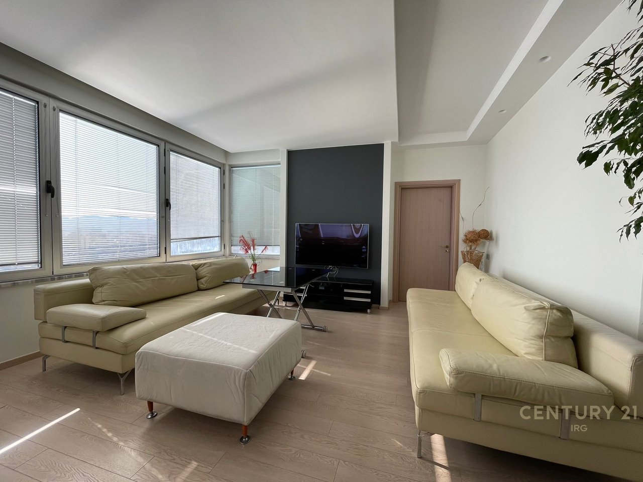 Bulevardi Zogu i Pare, Apartament 2+1+2!