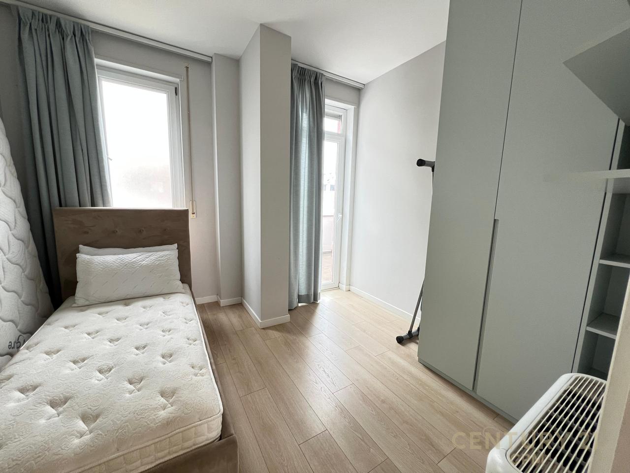APPARTAMENTO 3+1 CON POSTO AUTO IN AFFITTO VICINO AL GIARDINO BOTANICO!