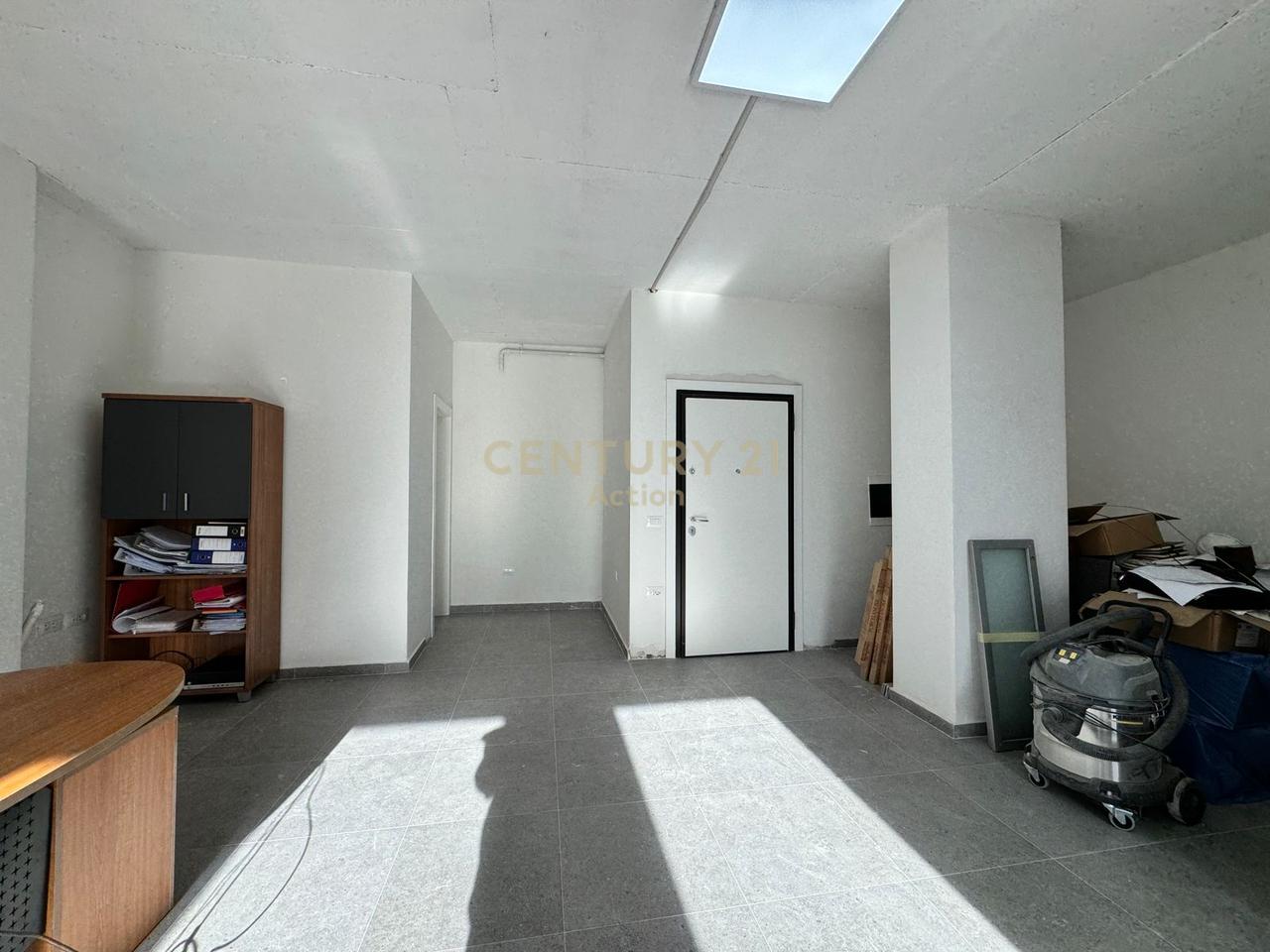 Unit for sale, Galeria Roma!