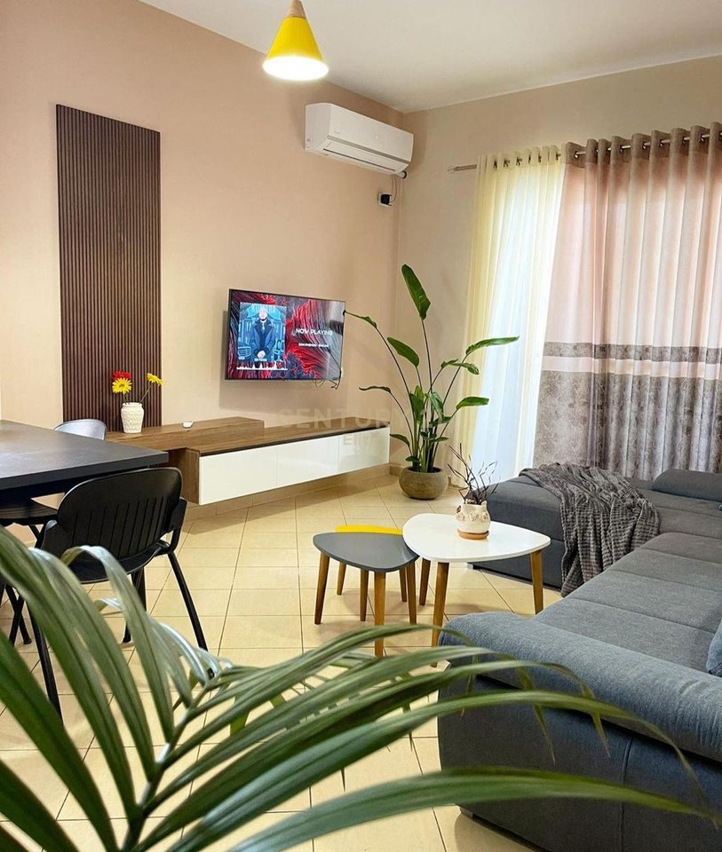 Jepet me qira apartament 1+1 tek Rruga e Elbasanit!