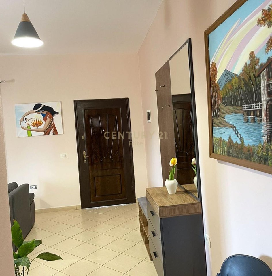 Jepet me qira apartament 1+1 tek Rruga e Elbasanit!