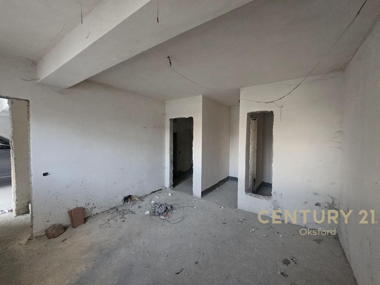 VILLA WITH POOL FOR SALE IN KODRA E DIELLIT 2!