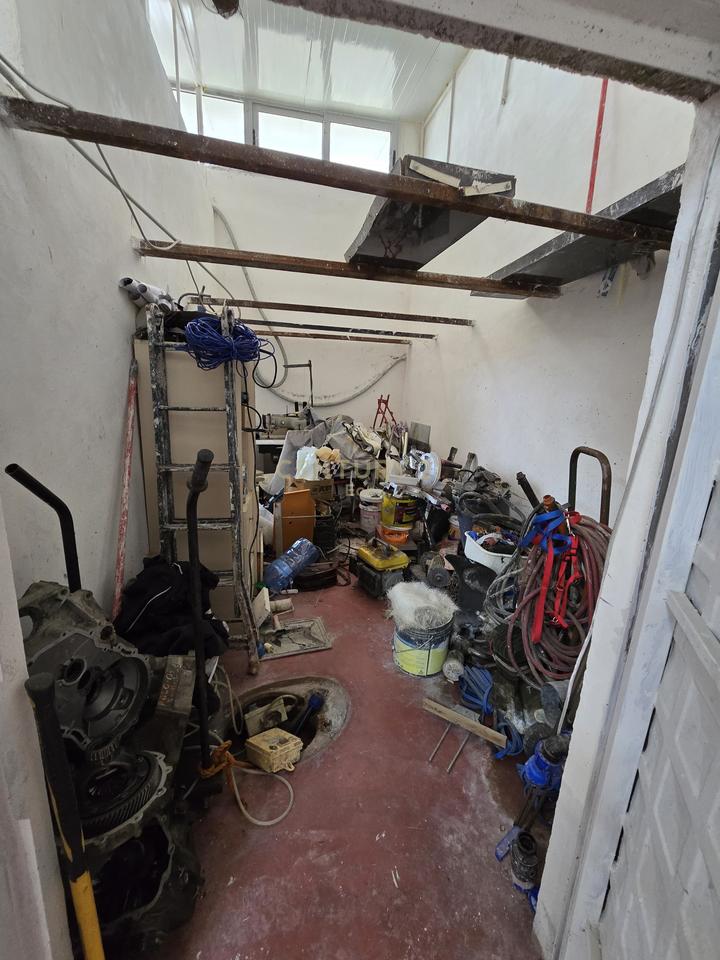 800m2 land for sale + 130m2 warehouse in Durrës!