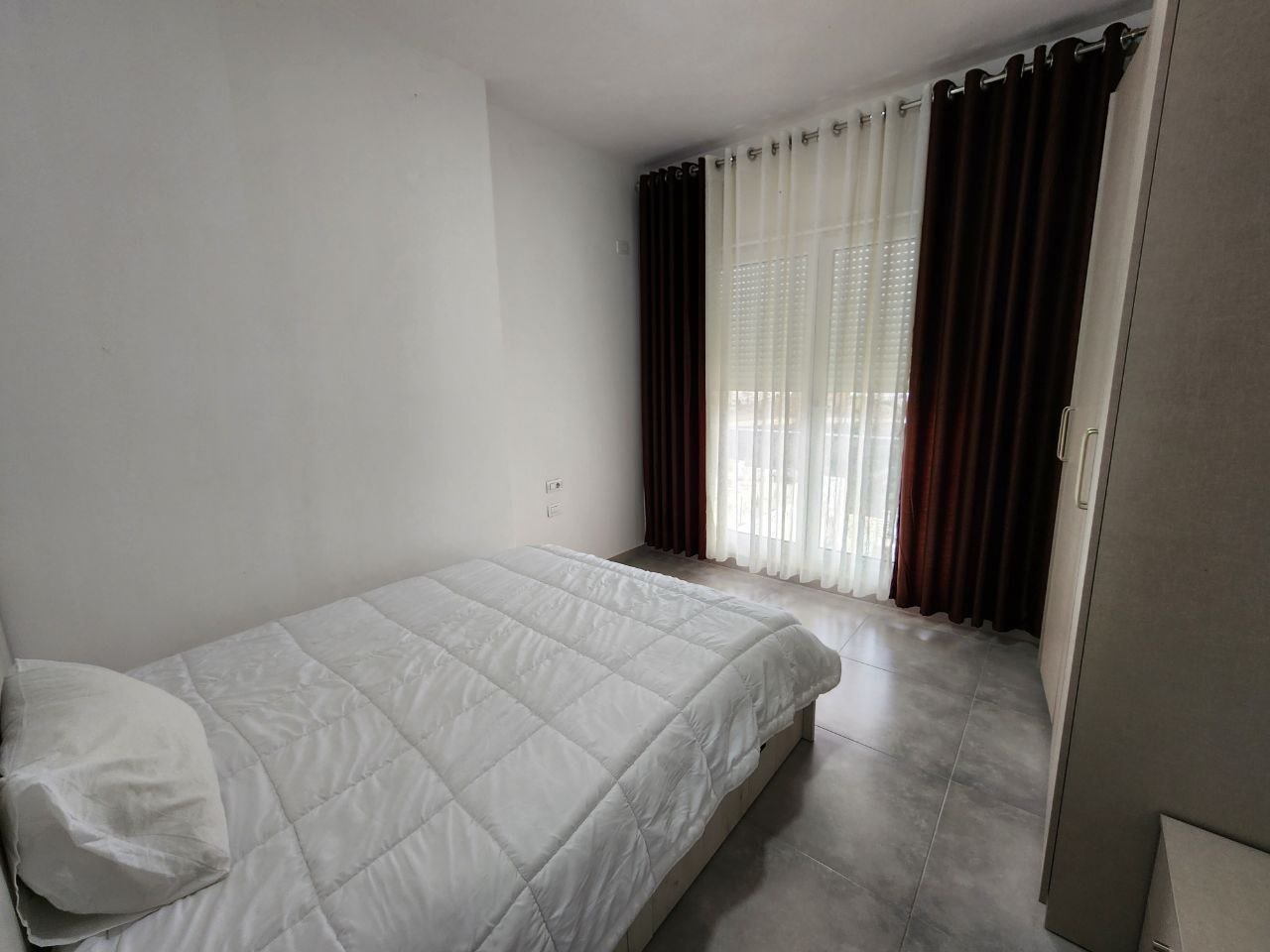 VILLA CON PISCINA + 2 POSTI AUTO IN AFFITTO A KODRA E DIELLE 2!