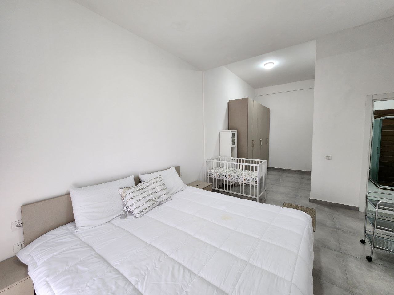 VILLA CON PISCINA + 2 POSTI AUTO IN AFFITTO A KODRA E DIELLE 2!