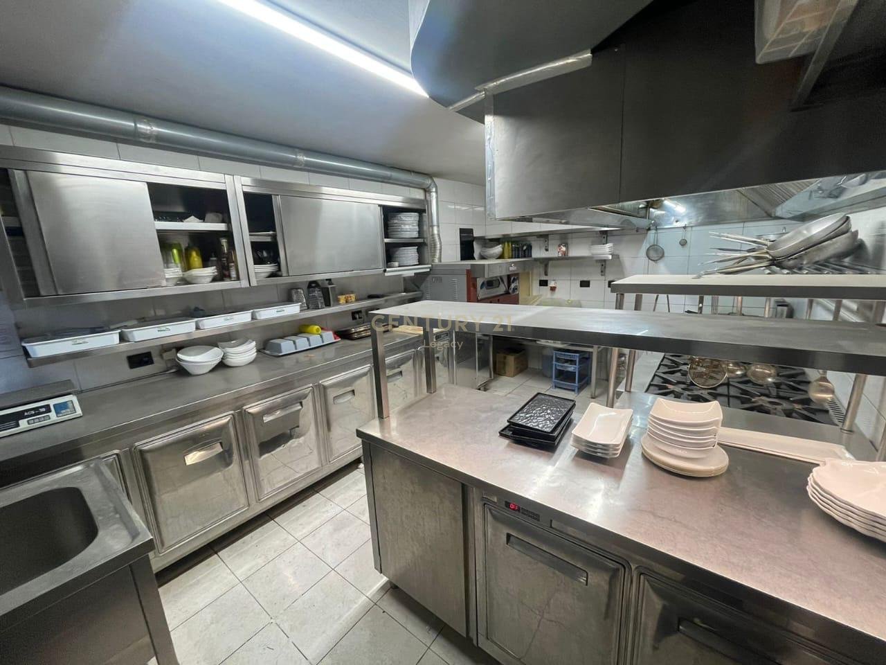 Restaurant for rent, near the "Ismail Qemali" High School ‼