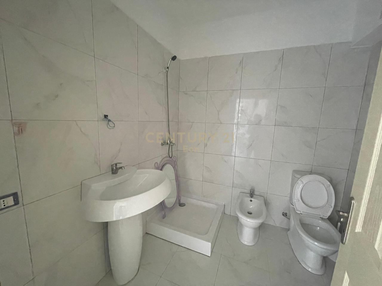 Apartament 1+1 Për Shitje në Shkëmbi I Kavajës, Durrës me Pamje Nga Deti!