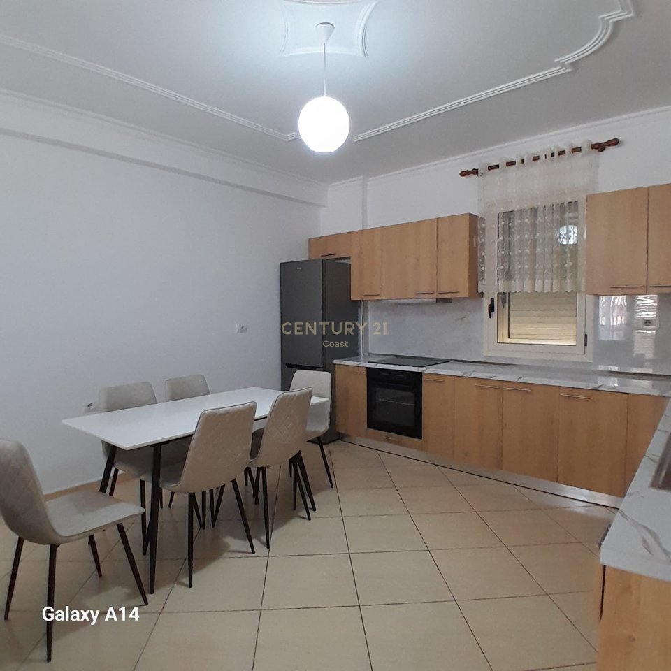 JEPET ME QIRA APARTAMENT 2+1 ,PRANE KISHES ORTODOKSE VLORE!!