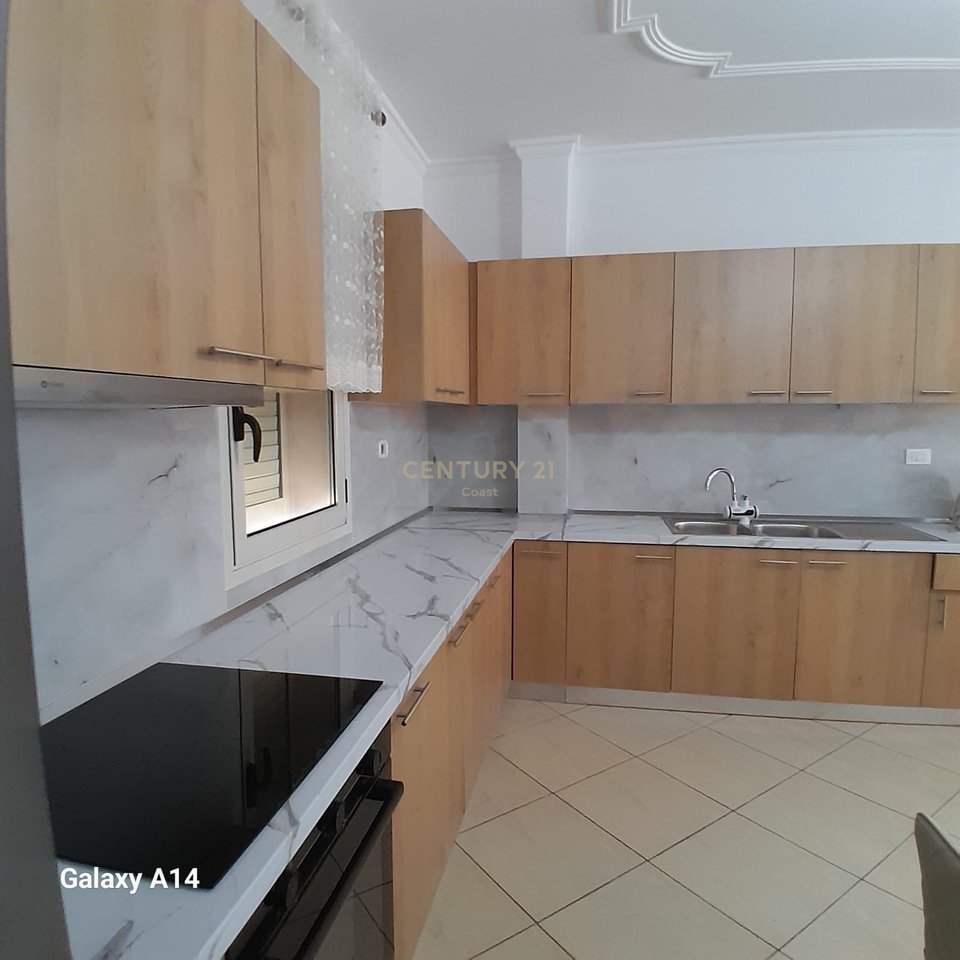 JEPET ME QIRA APARTAMENT 2+1 ,PRANE KISHES ORTODOKSE VLORE!!