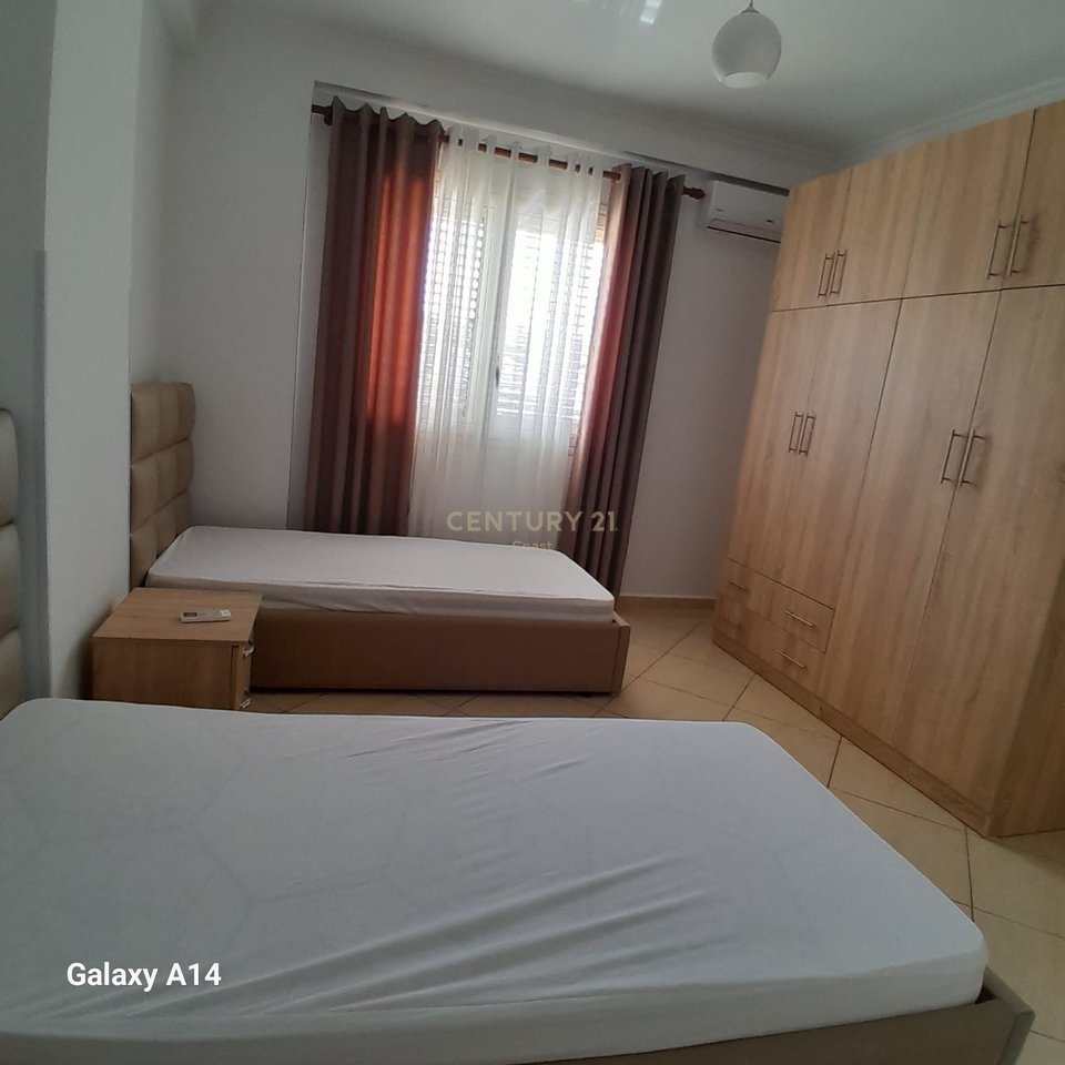 JEPET ME QIRA APARTAMENT 2+1 ,PRANE KISHES ORTODOKSE VLORE!!