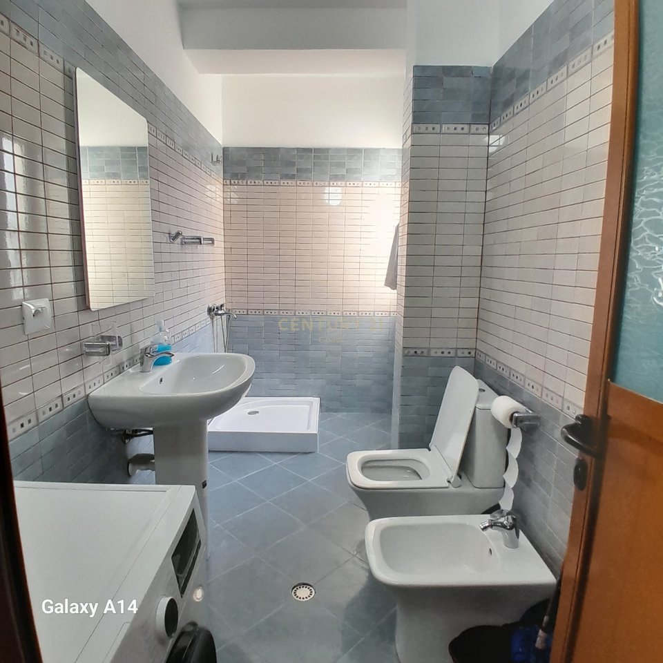 JEPET ME QIRA APARTAMENT 2+1 ,PRANE KISHES ORTODOKSE VLORE!!