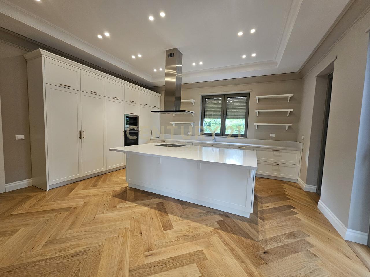 MJULL-BATHORE, 3-STORY VILLA FOR RENT WITH SWIMMING POOL