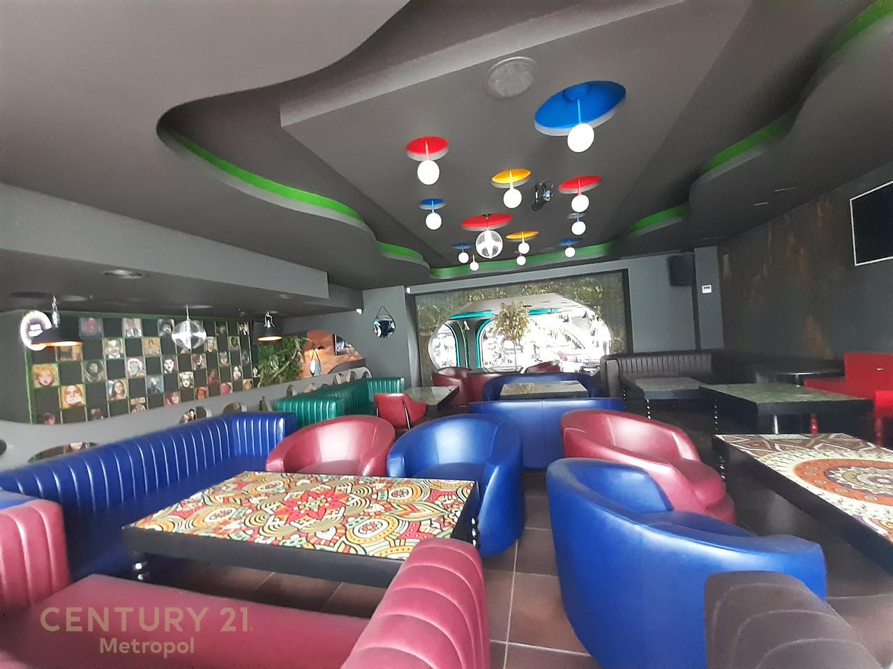 Spazio Commerciale in Vendita - Lounge ad Astir, Tirana - 1200m2!
