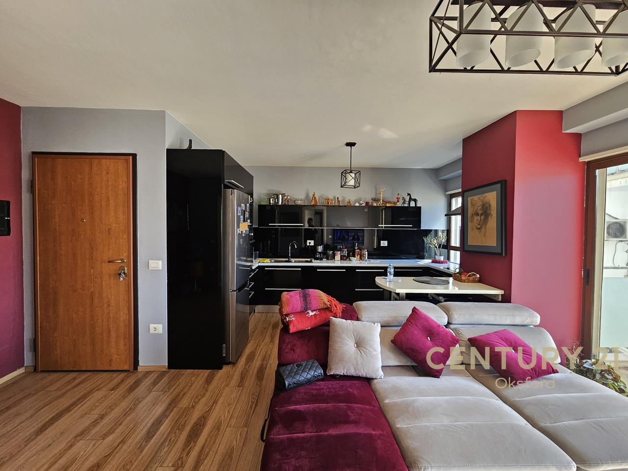 JAPIM ME QIRA APARTAMENT 2+1 NE RRUGEN MINE PEZA!